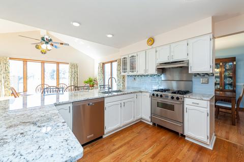 1304 Derby St, Wheeling, IL 60090 photo 6
