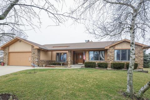 2016 Camden Ct, Johnsburg, IL 60051 photo 1