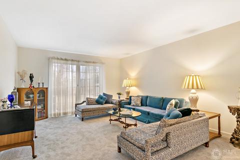 950 Summit Dr, Deerfield, IL 60015 photo 4