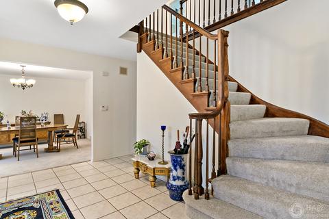950 Summit Dr, Deerfield, IL 60015 photo 3