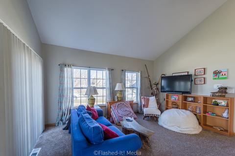 661 E Willow St, Elburn, IL 60119 photo 6