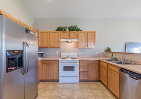 661 E Willow St, Elburn, IL 60119 photo 10