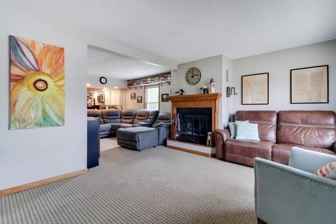 8115 N 2000 East Rd, Downs, IL 61736 photo 2