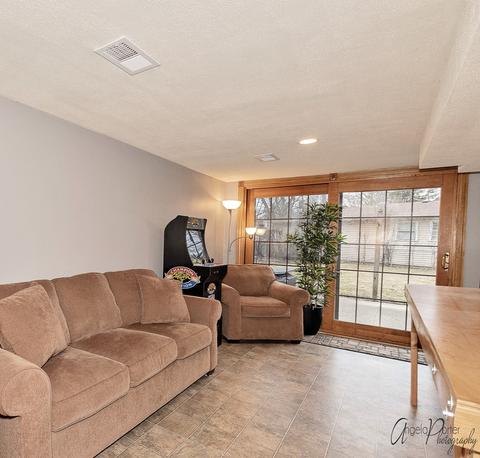 917 Valley Stream Dr, Wheeling, IL 60090 photo 13