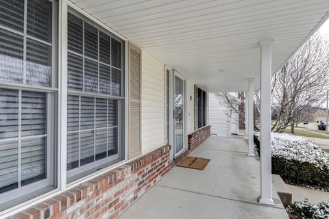 7 Waterside Cir, Bloomington, IL 61704 photo 2