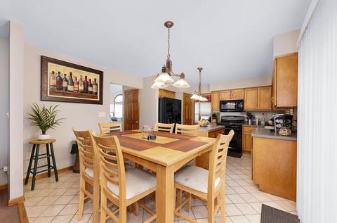 2219 Stonehaven Dr, Plainfield, IL 60586 photo 9