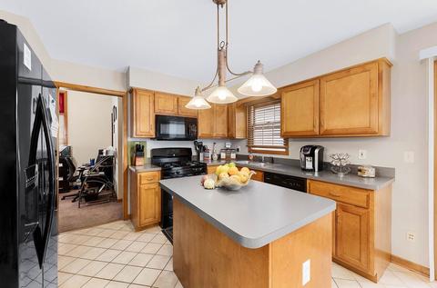 2219 Stonehaven Dr, Plainfield, IL 60586 photo 12