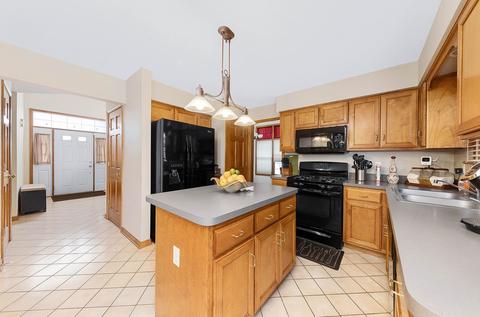 2219 Stonehaven Dr, Plainfield, IL 60586 photo 11