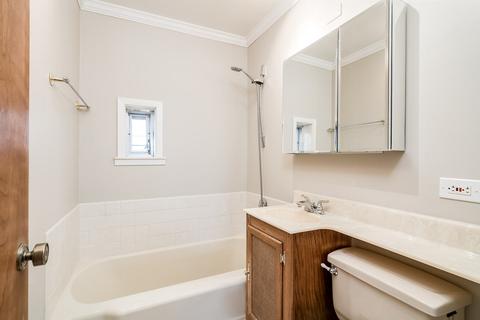 678 S Mitchell Ave, Elmhurst, IL 60126 photo 11