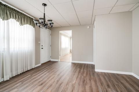 678 S Mitchell Ave, Elmhurst, IL 60126 photo 5
