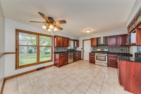 131 Brookside Dr, Elgin, IL 60123 photo 10
