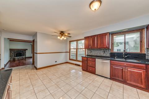 131 Brookside Dr, Elgin, IL 60123 photo 12