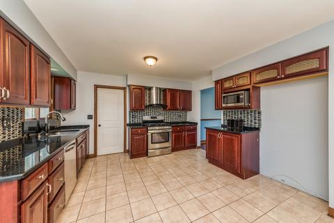 131 Brookside Dr, Elgin, IL 60123 photo 11
