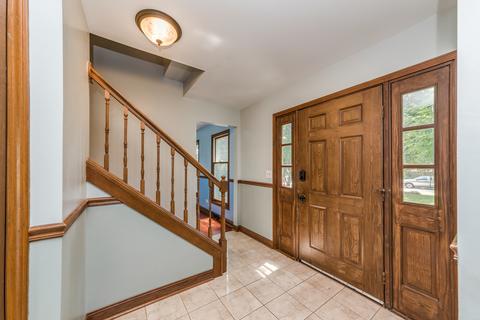 131 Brookside Dr, Elgin, IL 60123 photo 3