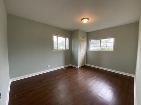 325 Newton St, Hoffman Estates, IL 60169 photo 10