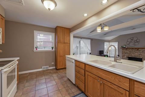 320 E Forest Ave, Wheaton, IL 60187 photo 7