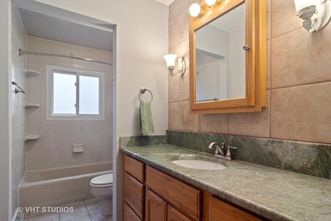 535 N Castle Rd, Addison, IL 60101 photo 13