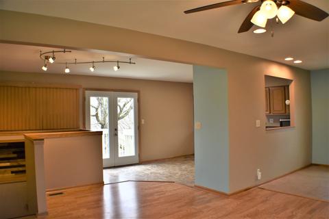 5604 Bunny Ave, Mchenry, IL 60051 photo 3
