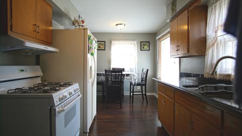 1023 Jackson St, Aurora, IL 60505 photo 7