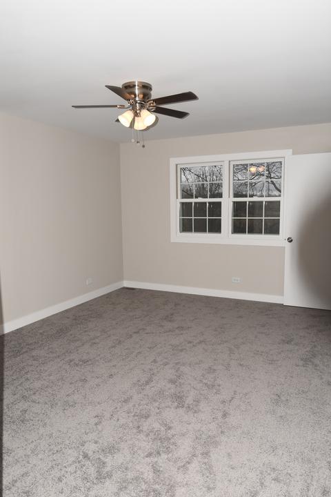 568 Shagbark Dr, Elgin, IL 60123 photo 12