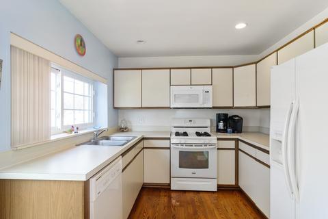 1280 S Highgoal Dr, Wheeling, IL 60090 photo 6