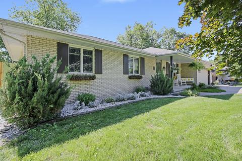 109 N White St, Sidney, IL 61877 photo 5