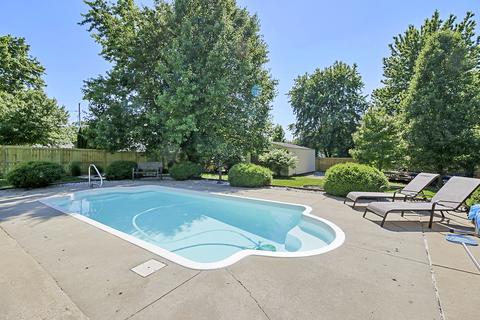 109 N White St, Sidney, IL 61877 photo 4