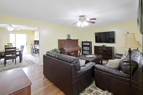 109 N White St, Sidney, IL 61877 photo 6