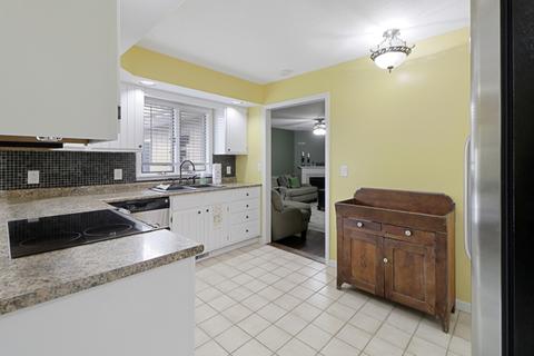 109 N White St, Sidney, IL 61877 photo 10