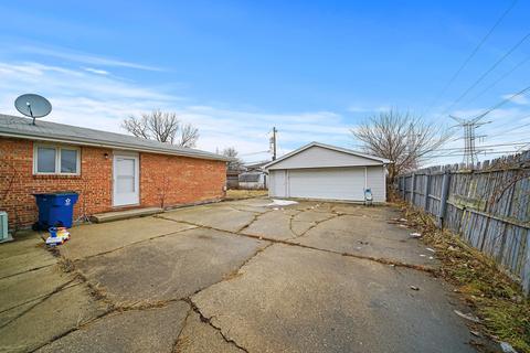 8335 S Thomas Ave, Bridgeview, IL 60455 photo 4
