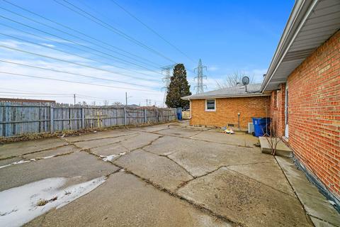 8335 S Thomas Ave, Bridgeview, IL 60455 photo 5