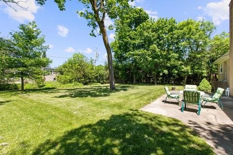 1040 Gladish Ln, Glenview, IL 60025 photo 4