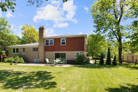 1040 Gladish Ln, Glenview, IL 60025 photo 3