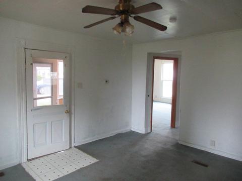 206 S Pine St, Fairmount, IL 61841 photo 4