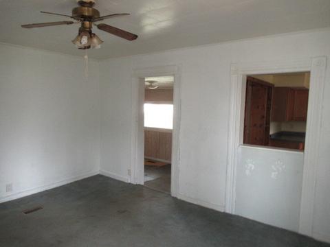 206 S Pine St, Fairmount, IL 61841 photo 3