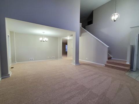 1671 Seaton Ln, Elgin, IL 60123 photo 3