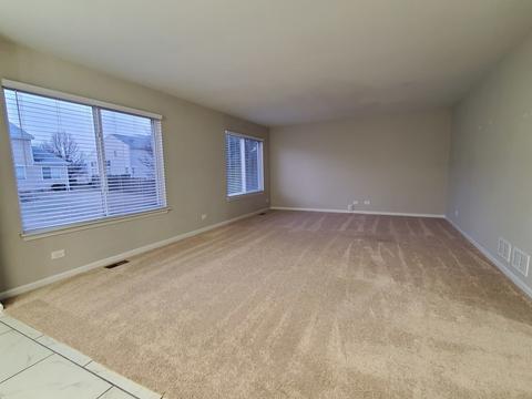1671 Seaton Ln, Elgin, IL 60123 photo 4