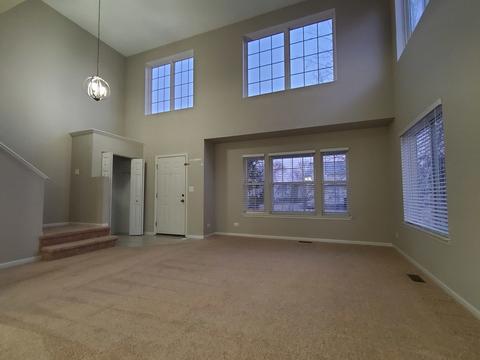 1671 Seaton Ln, Elgin, IL 60123 photo 2