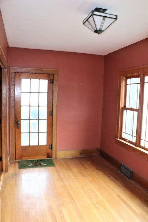 29 E Pine Ave, Roselle, IL 60172 photo 5