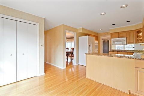 1611 Robin Ln, Glenview, IL 60025 photo 10