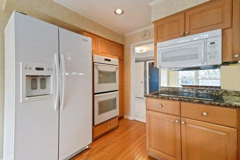 1611 Robin Ln, Glenview, IL 60025 photo 9