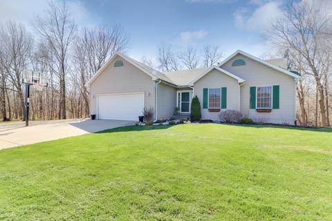 18526 Pawnee Ln, Danvers, IL 61732 photo 2