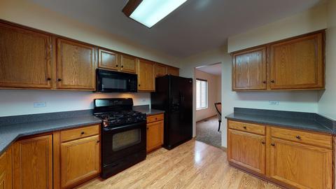 2717 Stuart Kaplan Dr, Aurora, IL 60503 photo 4