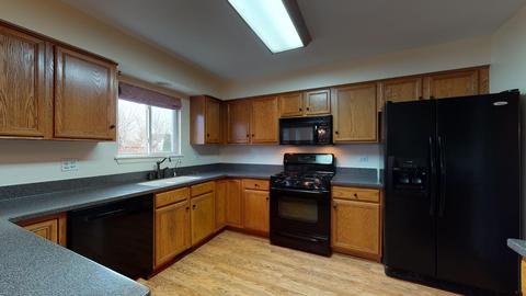 2717 Stuart Kaplan Dr, Aurora, IL 60503 photo 3