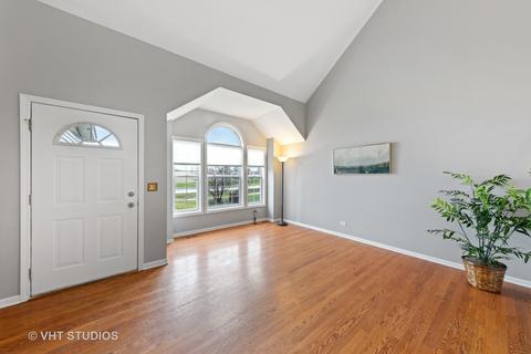 2286 Manchester Rd, Wheaton, IL 60187 photo 3