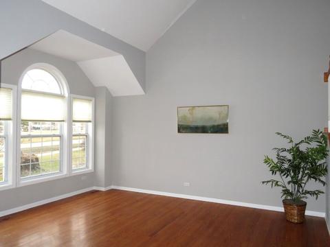 2286 Manchester Rd, Wheaton, IL 60187 photo 2
