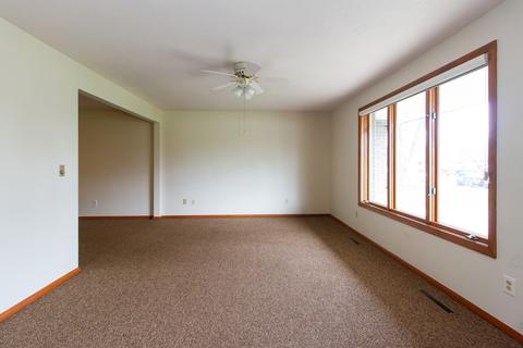 835 S Yates Ave, Kankakee, IL 60901 photo 2