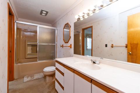 835 S Yates Ave, Kankakee, IL 60901 photo 8