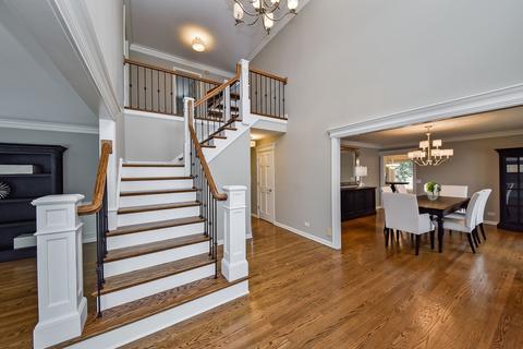 1200 Midwest Ln, Wheaton, IL 60189 photo 2