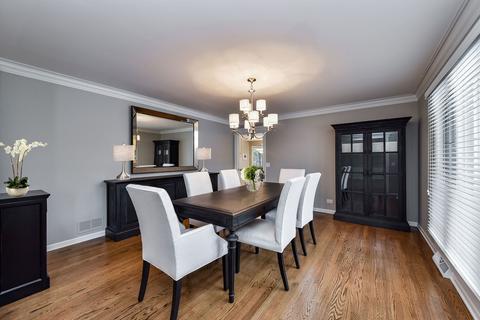 1200 Midwest Ln, Wheaton, IL 60189 photo 7